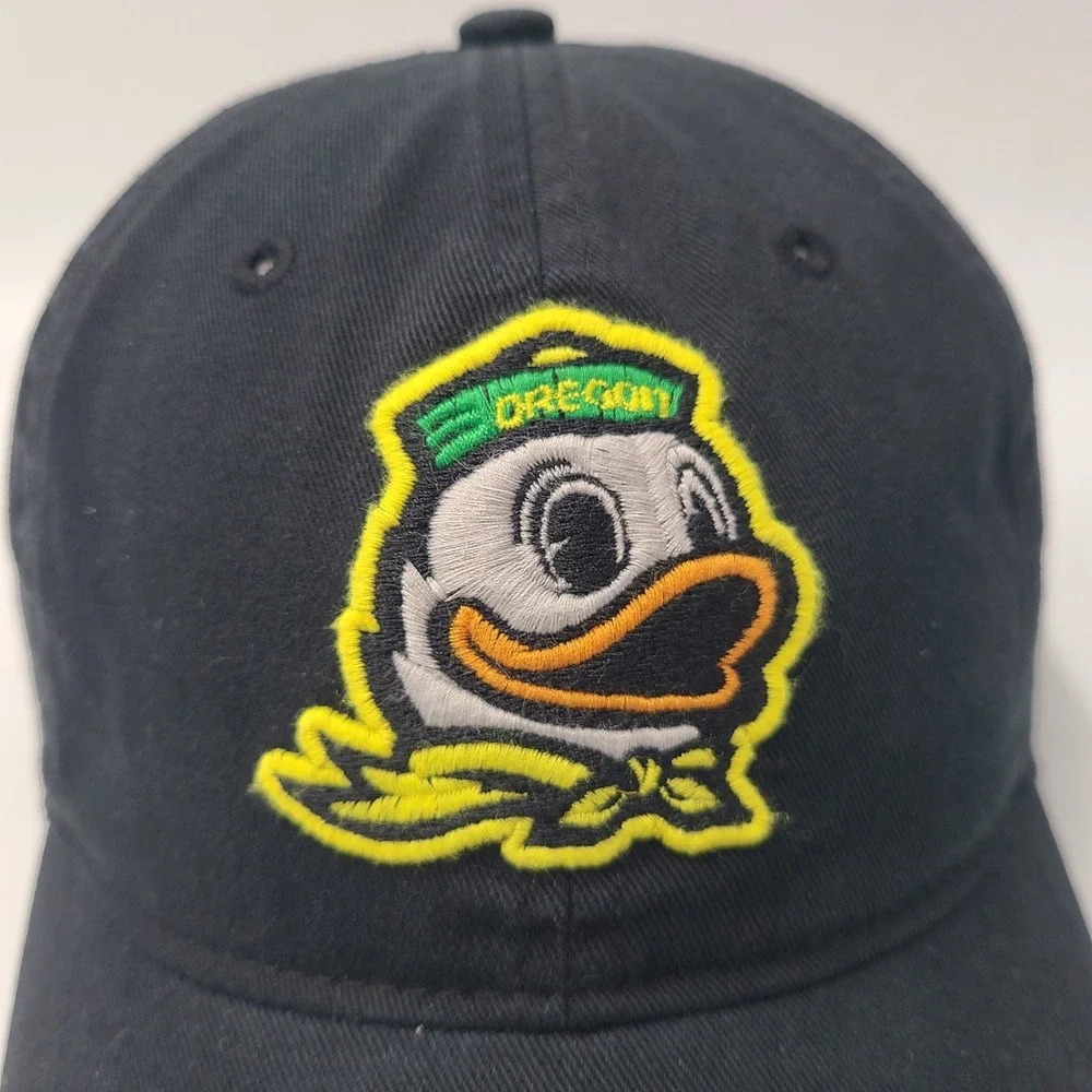 Oregon Ducks Hat Strapback Zephyr Black NCAA University‎ Puddles Mascot Logo Men